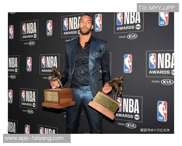 戈贝尔力争第五个最佳防守球员奖全力提升球队防守实力