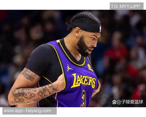 浓眉首节表现惊艳砍下12分3板2帽带领球队取得良好开局