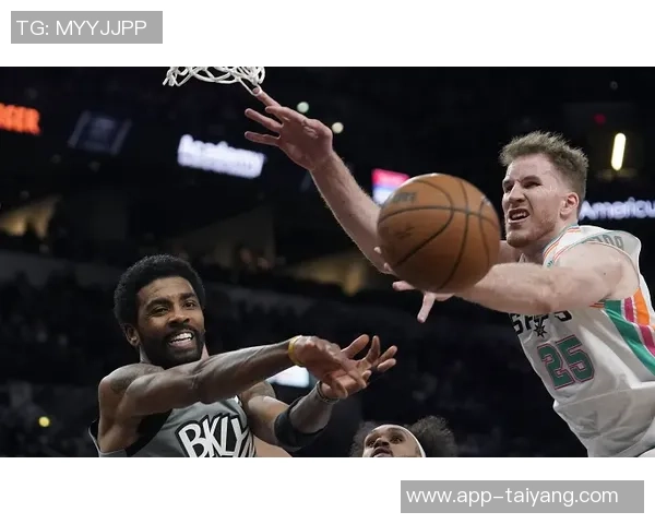 约基奇穆雷三分球表现惨淡合计27投仅中4球队进攻陷入困境 约基奇穆雷三分球表现惨淡合计27投仅中4球队进攻陷入困境